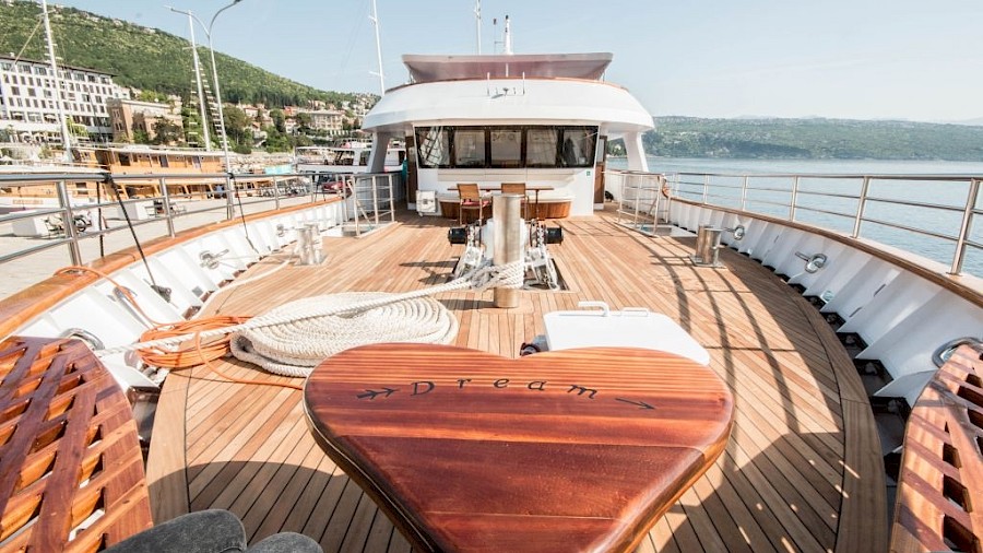 krstarenje jadranom opatija kretanje vall tours